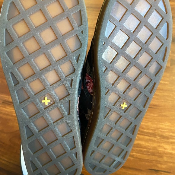 DR. MARTENS Shoreditch Floral Canvas Boot - Picture 8 of 12